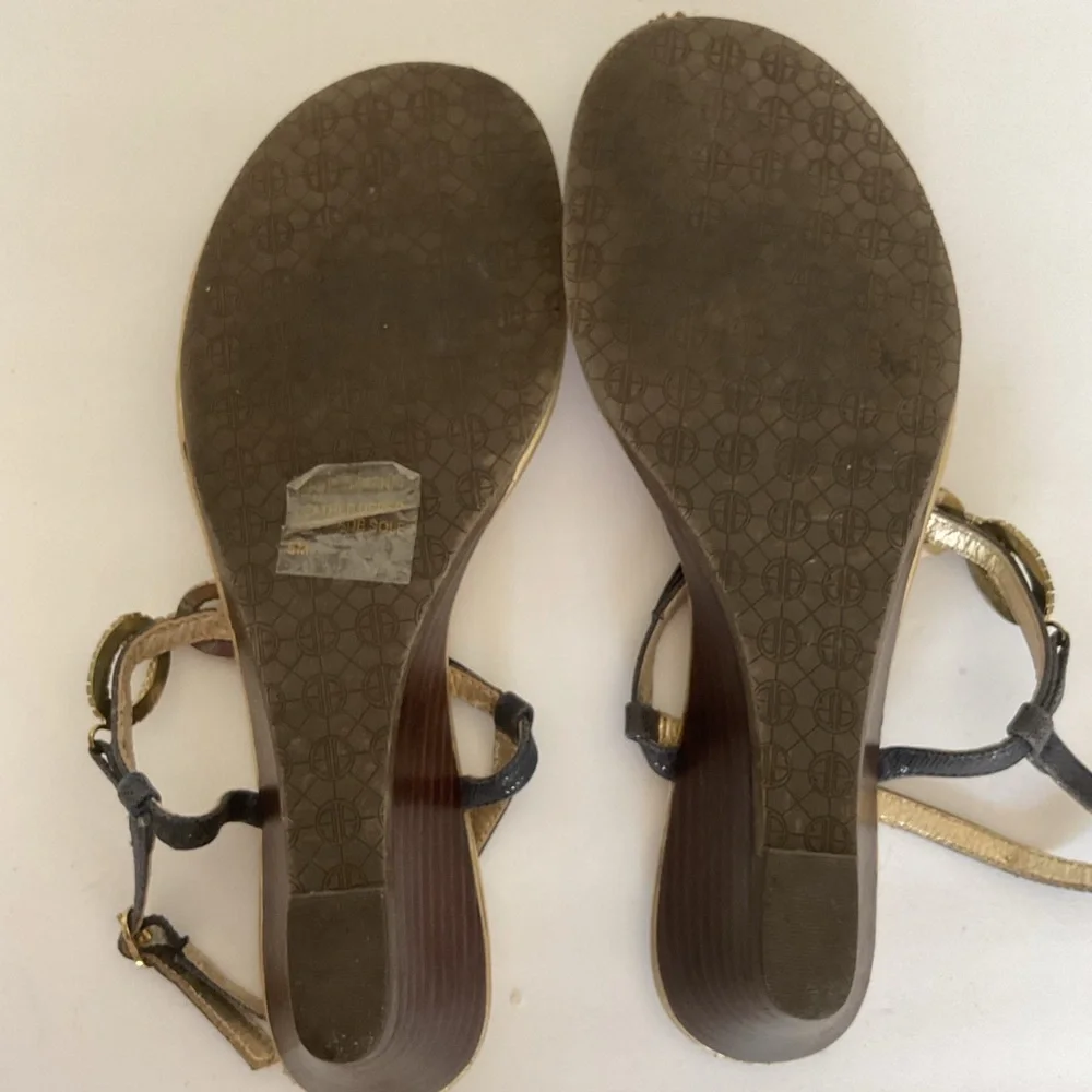 Lilly Pulitzer Jeweled Wedge Sandal Size 8 - Picture 16 of 16